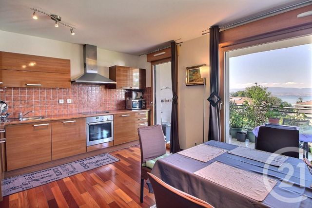 Afficher la photo en grand Appartement T3 à vendre - 3 pièces - 78,08 m2 - Evian Les Bains - 74 - RHONE-ALPES