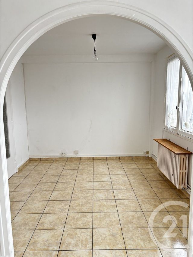 Afficher la photo en grand Appartement T3 à louer - 3 pièces - 68,68 m2 - Evian Les Bains - 74 - RHONE-ALPES