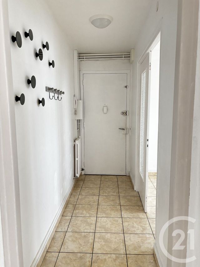 Afficher la photo en grand Appartement T3 à louer - 3 pièces - 68,68 m2 - Evian Les Bains - 74 - RHONE-ALPES