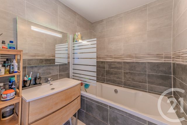 Appartement T5 à louer - 6 pièces - 121,06 m2 - Vacheresse - 74 - RHONE-ALPES