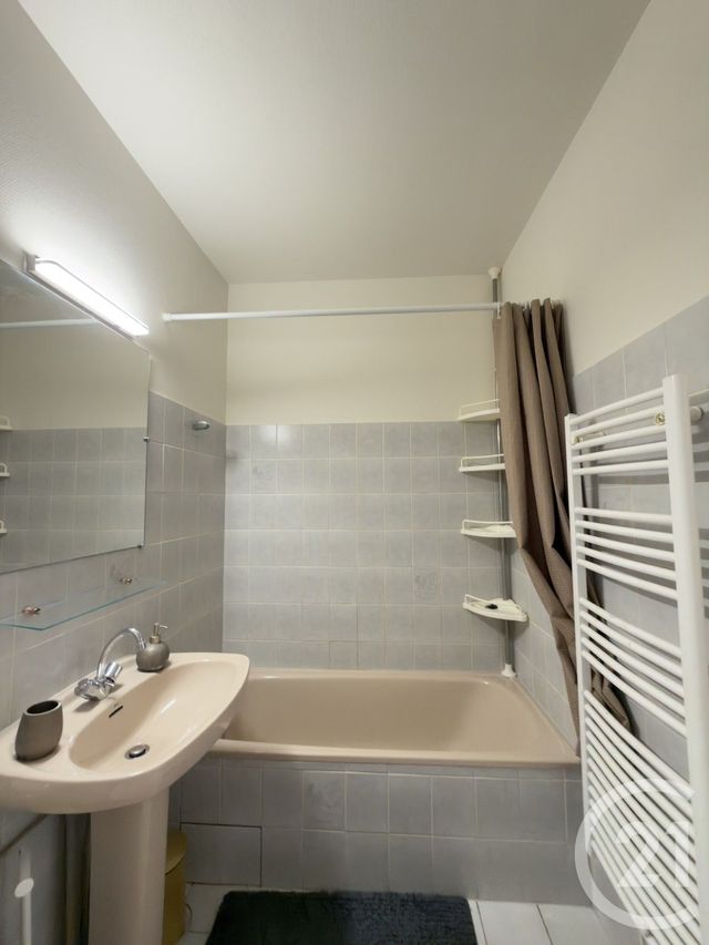 Appartement T1 &agrave; louer - 1 pi&egrave;ce - 28,83 m2 - Evian Les Bains - 74 - RHONE-ALPES
