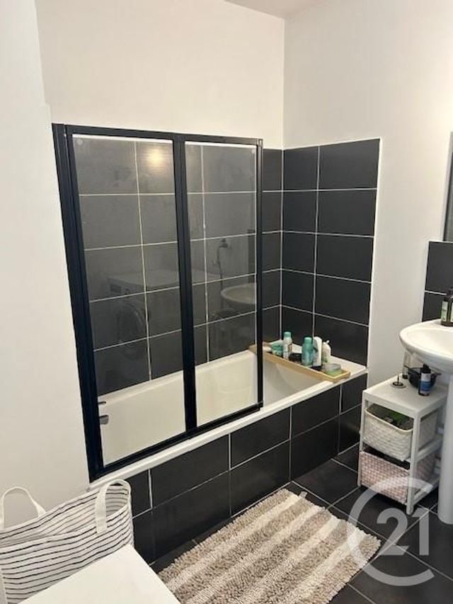 Appartement F3 &agrave; louer - 3 pi&egrave;ces - 65,82 m2 - Evian Les Bains - 74 - RHONE-ALPES