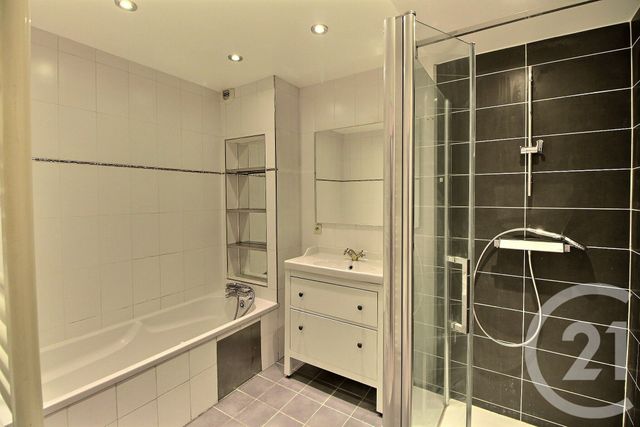 Appartement T3 &agrave; louer - 3 pi&egrave;ces - 68,66 m2 - Evian Les Bains - 74 - RHONE-ALPES