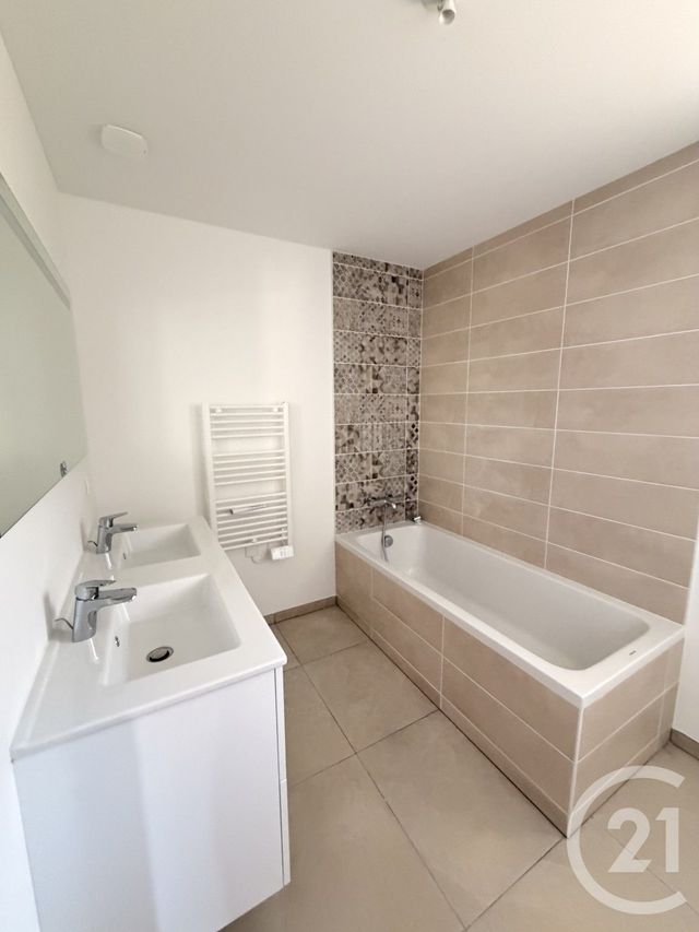 Maison &agrave; louer - 5 pi&egrave;ces - 106,74 m2 - Publier - 74 - RHONE-ALPES