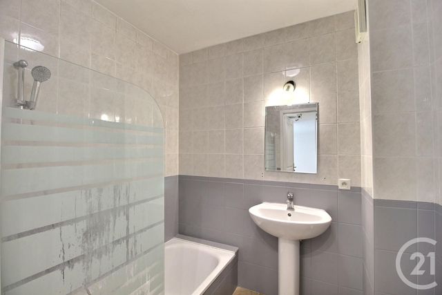 Afficher la photo en grand Appartement F2 à vendre - 2 pièces - 54,40 m2 - Thonon Les Bains - 74 - RHONE-ALPES