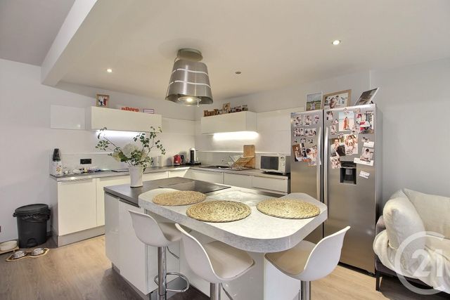 Afficher la photo en grand Appartement F4 à vendre - 4 pièces - 82,94 m2 - Thonon Les Bains - 74 - RHONE-ALPES