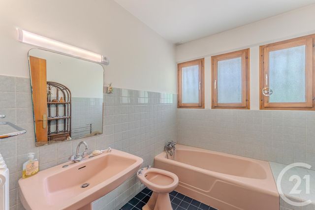 Maison &agrave; vendre - 4 pi&egrave;ces - 196,54 m2 - St Paul En Chablais - 74 - RHONE-ALPES