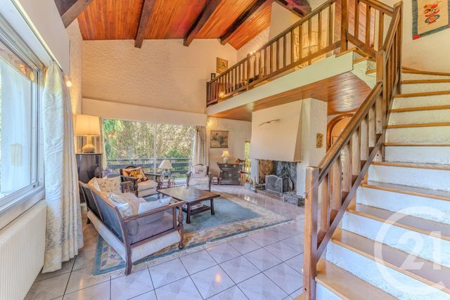 Maison &agrave; vendre - 4 pi&egrave;ces - 196,54 m2 - St Paul En Chablais - 74 - RHONE-ALPES